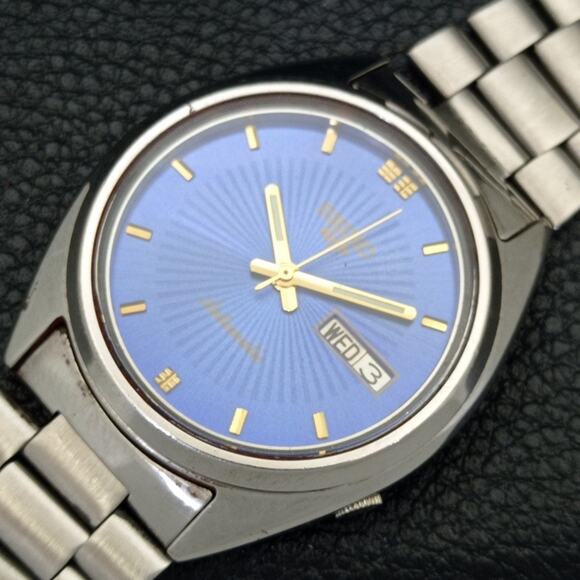 Vintage 1982 Seiko Automatic Mens Silver Watch W/daydate & Blue accents - Picture 6 of 10